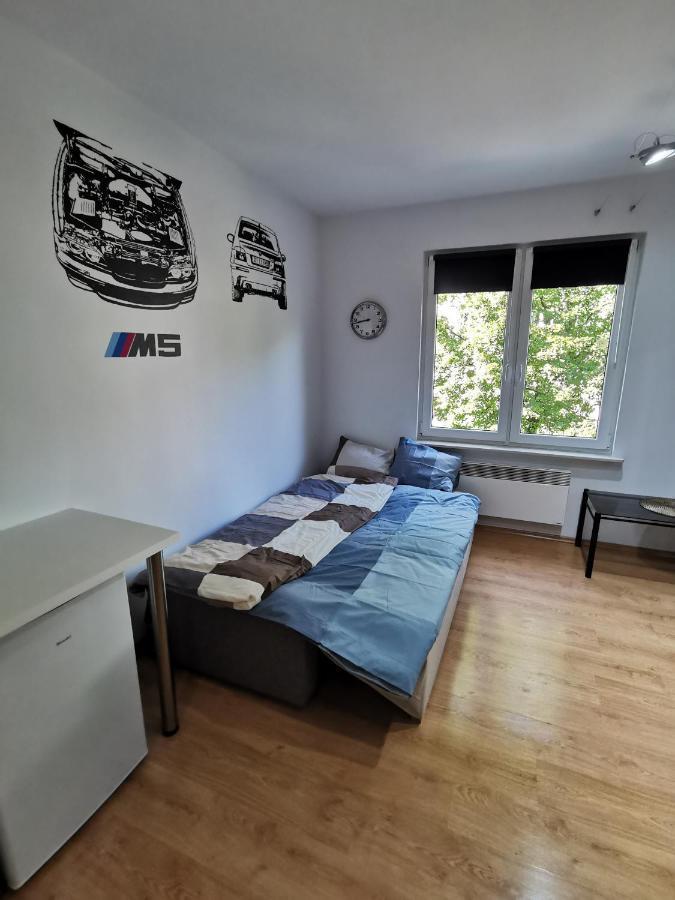 Small Apartament In Heart Of Boleslawiec City ภายนอก รูปภาพ