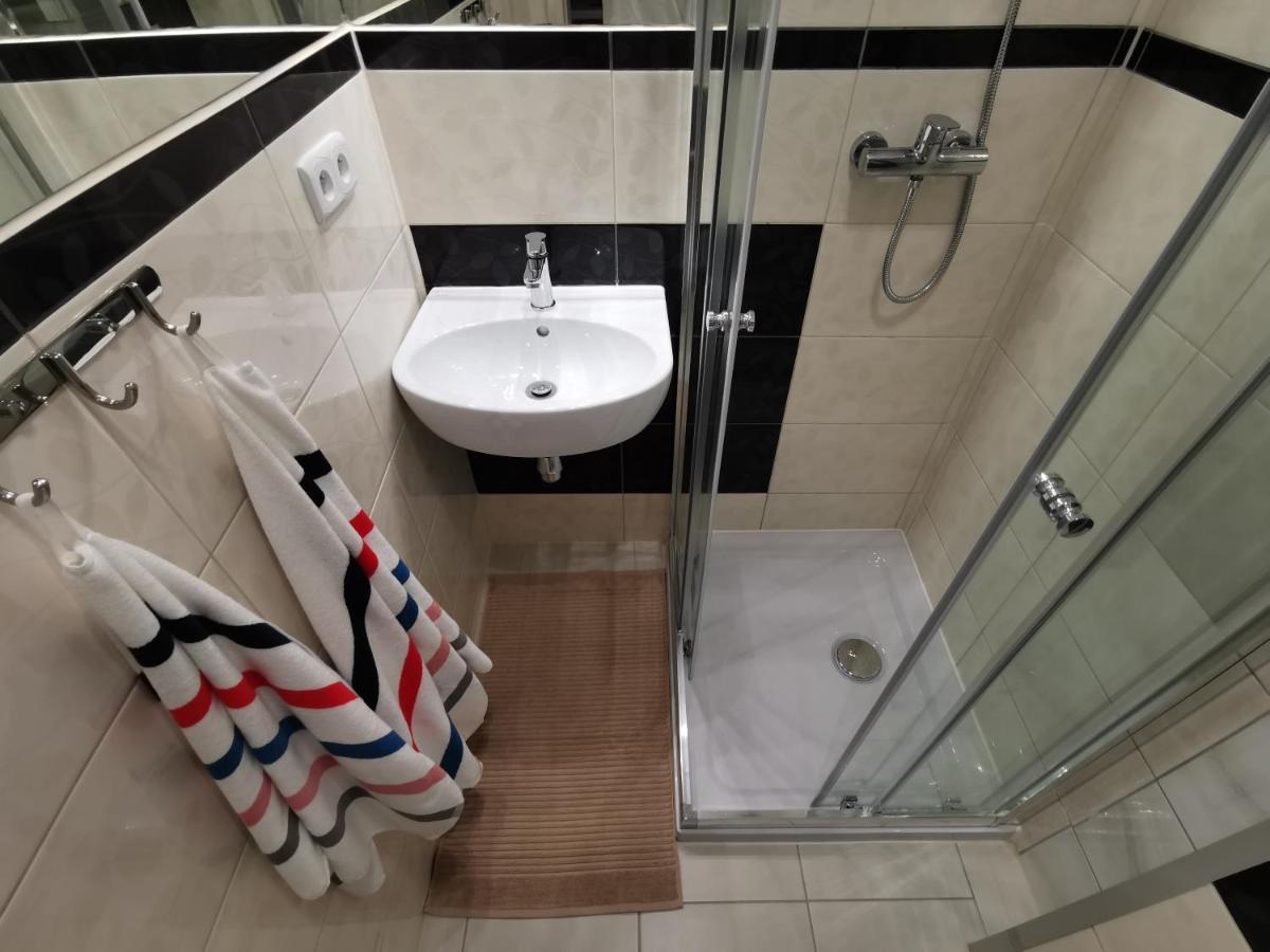 Small Apartament In Heart Of Boleslawiec City ภายนอก รูปภาพ